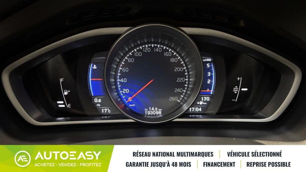 V40 D3 2.0 150cv R-DESIGN / SIEGES CUIR-ALCANTARA / RADARS AR / 2017 occasion 29850 GOUESNOU