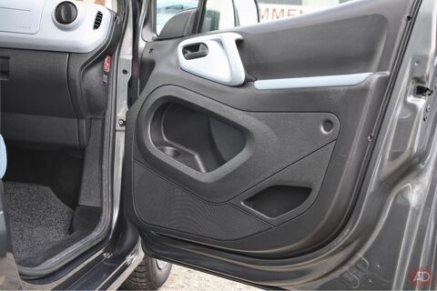 Berlingo BERLINGO 1.6 HDI 92CV BOITE AUTO MULTISPACE CLIM REGUL 2014 occasion 39140 Bletterans
