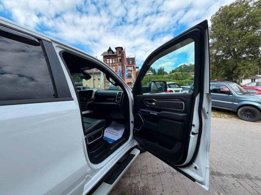 RAM 1500 5,7 HEMI LAIE Apple CarPlay ATTELAGE PACK HIVER 2019 occasion 39140 Bletterans