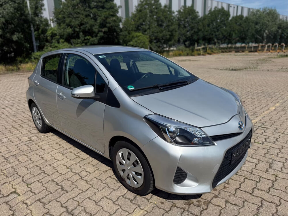 Yaris YARIS Hybrid Life Kamera/Klimaautomatik/LED 2012 occasion 39140 Bletterans