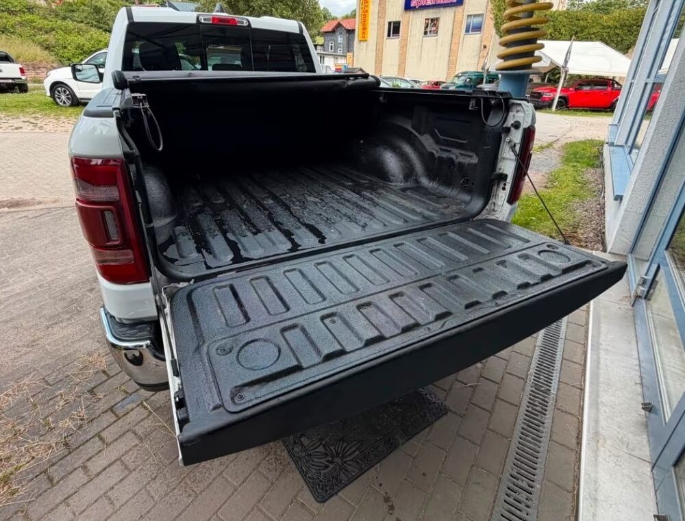 RAM 1500 5,7 HEMI LAIE Apple CarPlay ATTELAGE PACK HIVER 2019 occasion 39140 Bletterans