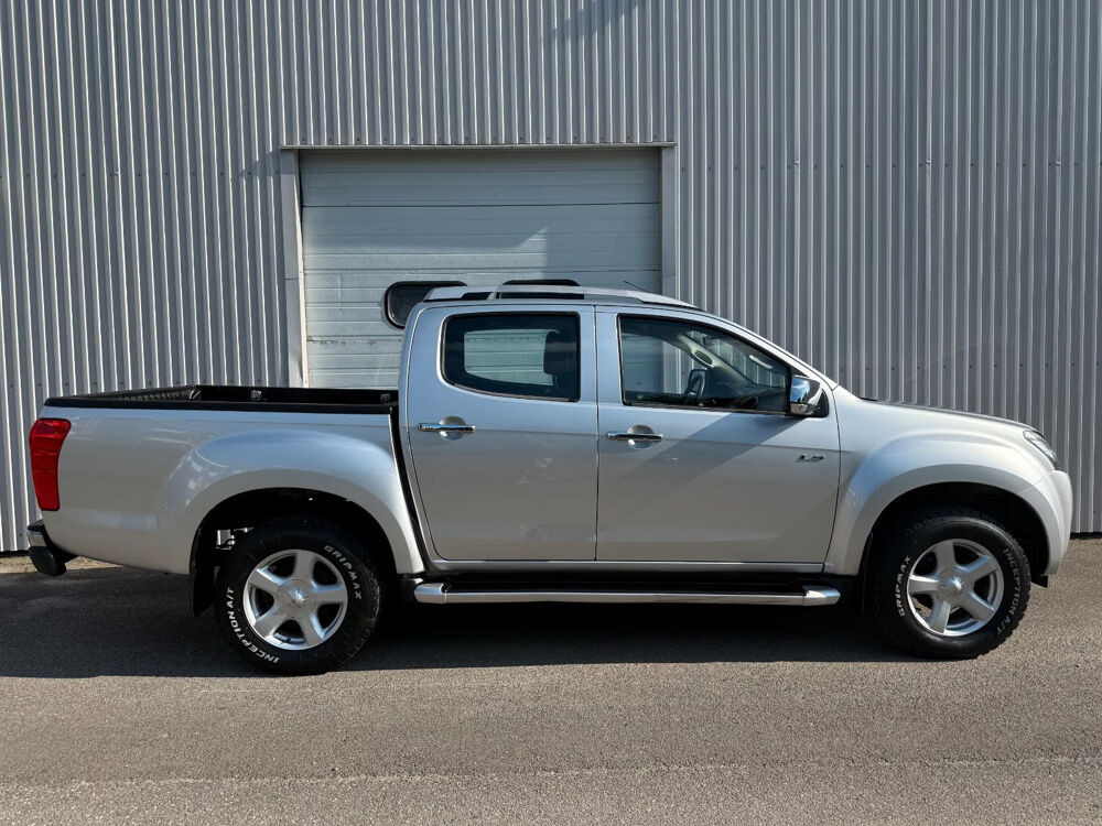 D-Max DMAX 2.5-D 163CV BVA 4 PORTES ATTELAGE CAMERA CUIR CHAUFFAG 2013 occasion 39140 Bletterans