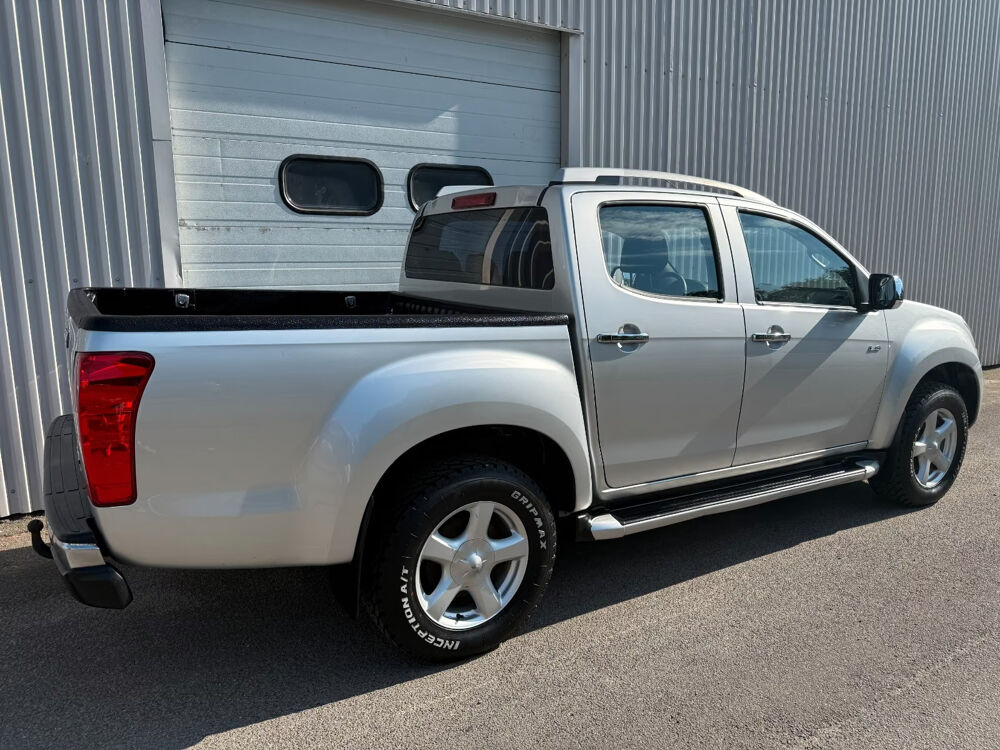 D-Max DMAX 2.5-D 163CV BVA 4 PORTES ATTELAGE CAMERA CUIR CHAUFFAG 2013 occasion 39140 Bletterans