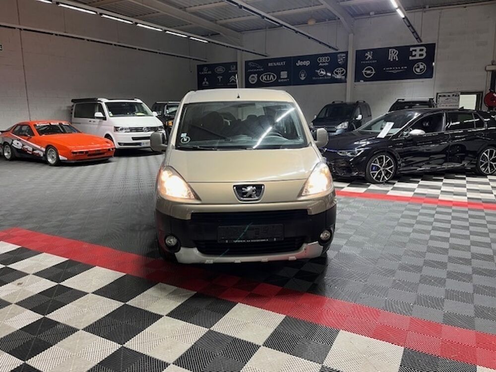 Partner PARTNER 1.6 hdi 92cv Tepee Tendance 7 places premiere main 2011 occasion 39140 Bletterans