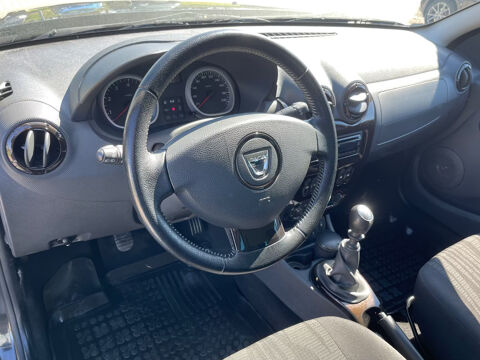 Duster DUSTER 1.5 dCi 110cv Laureate 4x4 clim premiere main 2012 occasion 39140 Bletterans