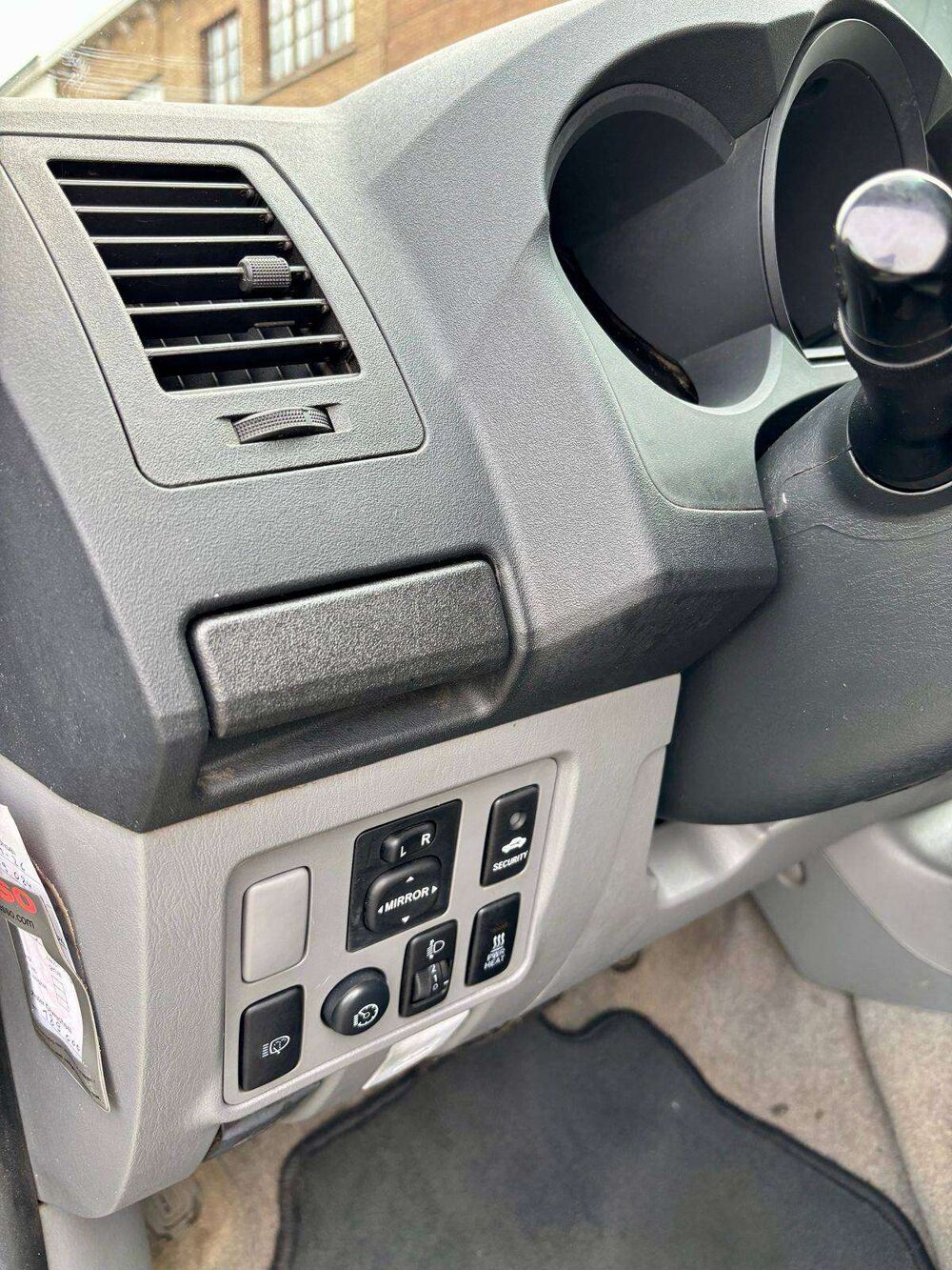Hi Lux HILUX DOUBLE CAB 30d boite auto 171cv double cab cuir attela 2011 occasion 39140 Bletterans
