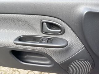 Clio CLIO 1.2 L 58CV CAMPUS CLIM CD 2010 occasion 39140 Bletterans