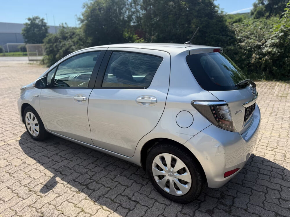 Yaris YARIS Hybrid Life Kamera/Klimaautomatik/LED 2012 occasion 39140 Bletterans