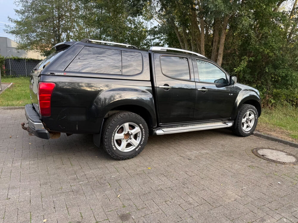 D-Max DMAX Double cabine 2.5 L D 163cv automatique camera hard top 2015 occasion 39140 Bletterans