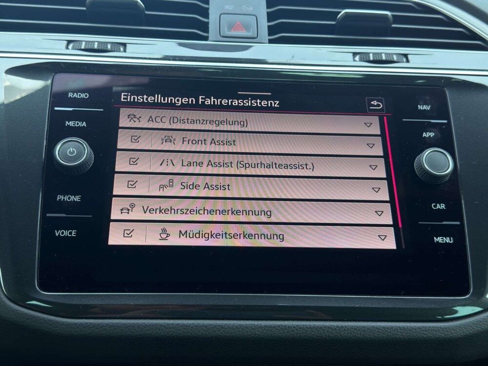 Tiguan TIGUAN R-Line 4Motion*Matrix*Automatik*Apple carplay*200cv* 2023 occasion 39140 Bletterans