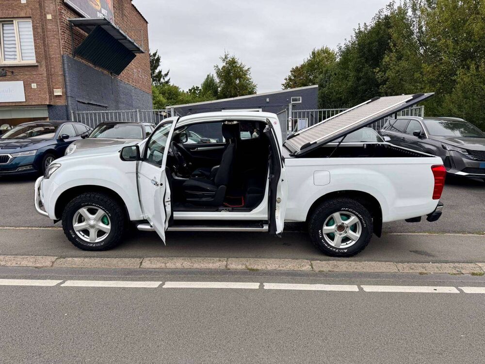 D-Max DMAX 2.5 d 163cv 4x4 bv6 Ext Cab 4 places clim auto attelag 2014 occasion 39140 Bletterans