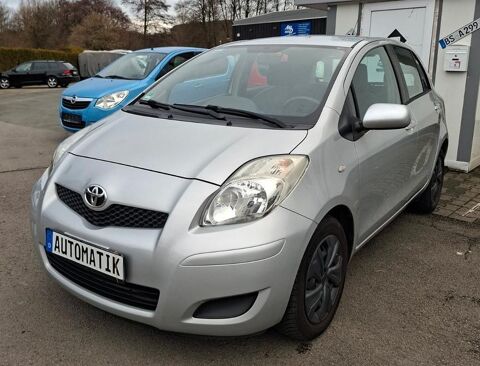 Toyota yaris 1,3l-Dual-VVT-i Cool 100CV BOITE AUTO CL