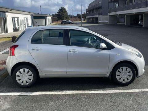 Yaris YARIS 1.3i VVT-i 16v 90cv Linea Luna distrib chaine 2008 occasion 39140 Bletterans