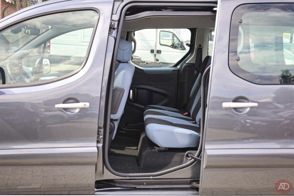 Berlingo BERLINGO 1.6 HDI 92CV BOITE AUTO MULTISPACE CLIM REGUL 2014 occasion 39140 Bletterans