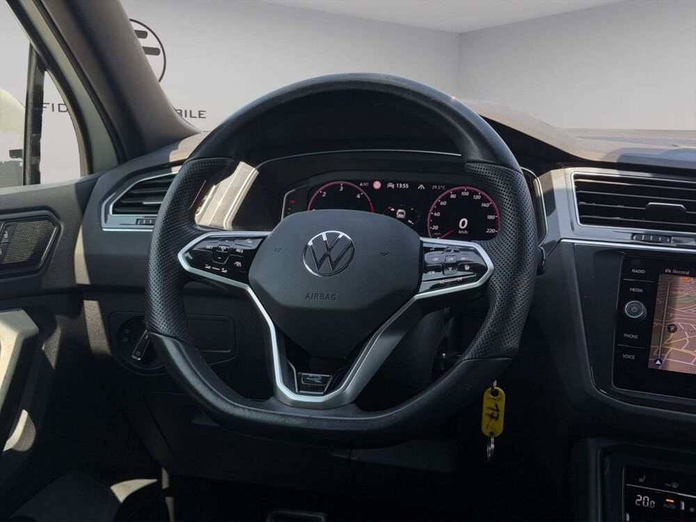 Tiguan TIGUAN R-Line 4Motion*Matrix*Automatik*Apple carplay*200cv* 2023 occasion 39140 Bletterans