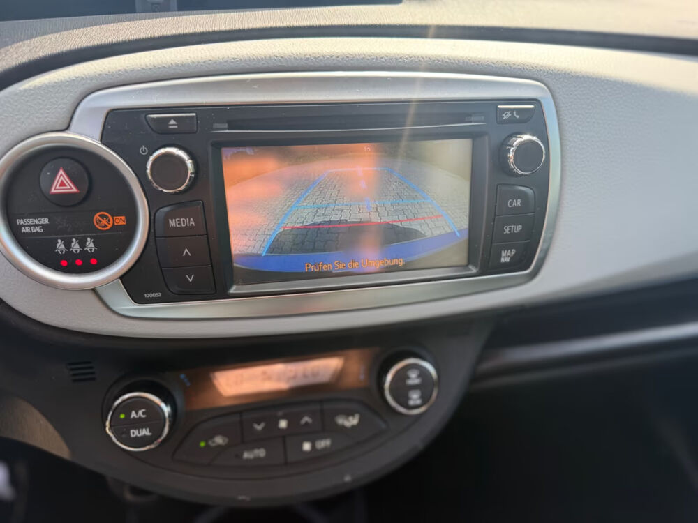 Yaris YARIS Hybrid Life Kamera/Klimaautomatik/LED 2012 occasion 39140 Bletterans