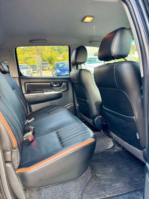 Hi Lux HILUX DOUBLE CAB Hilux 3.0 D-4D 4x4 bva \ AmaZonia \  clim 2014 occasion 39140 Bletterans