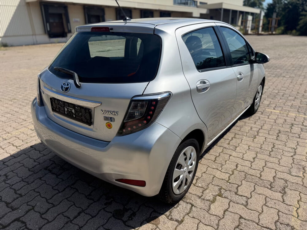 Yaris YARIS Hybrid Life Kamera/Klimaautomatik/LED 2012 occasion 39140 Bletterans