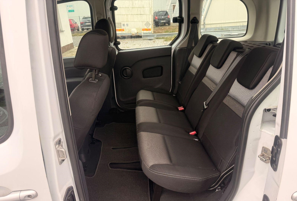 Kangoo KANGOO 1.5DCI 90CV Experience MULTISPACE 5 PLACES PREMIERE 2017 occasion 39140 Bletterans