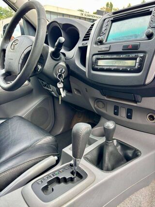 Hi Lux HILUX DOUBLE CAB 30d boite auto 171cv double cab cuir attela 2011 occasion 39140 Bletterans
