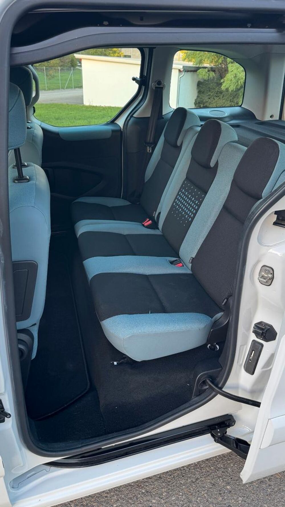 Berlingo BERLINGO 1.6 hdi 92cv multispace 5 places premiere main 2014 occasion 39140 Bletterans