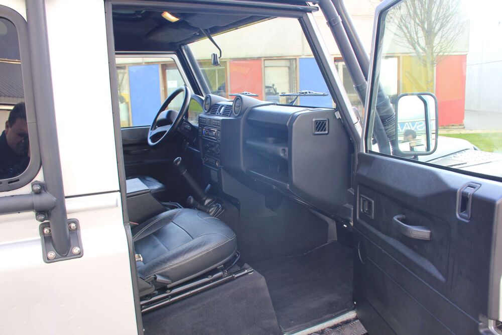 Defender DEFENDER 2.2 Turbo - D 122CV 2 PLACES CTTE 2017 occasion 39140 Bletterans