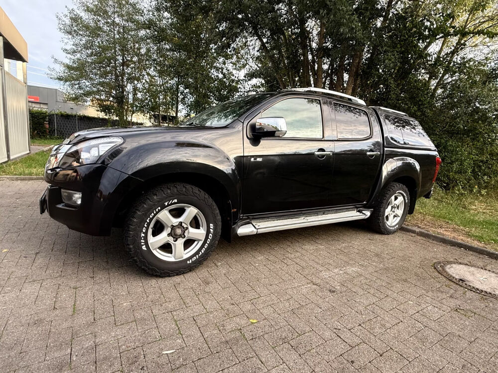 D-Max DMAX Double cabine 2.5 L D 163cv automatique camera hard top 2015 occasion 39140 Bletterans