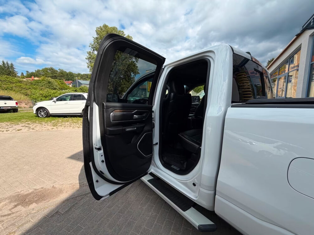 RAM 1500 5,7 HEMI LAIE Apple CarPlay ATTELAGE PACK HIVER 2019 occasion 39140 Bletterans