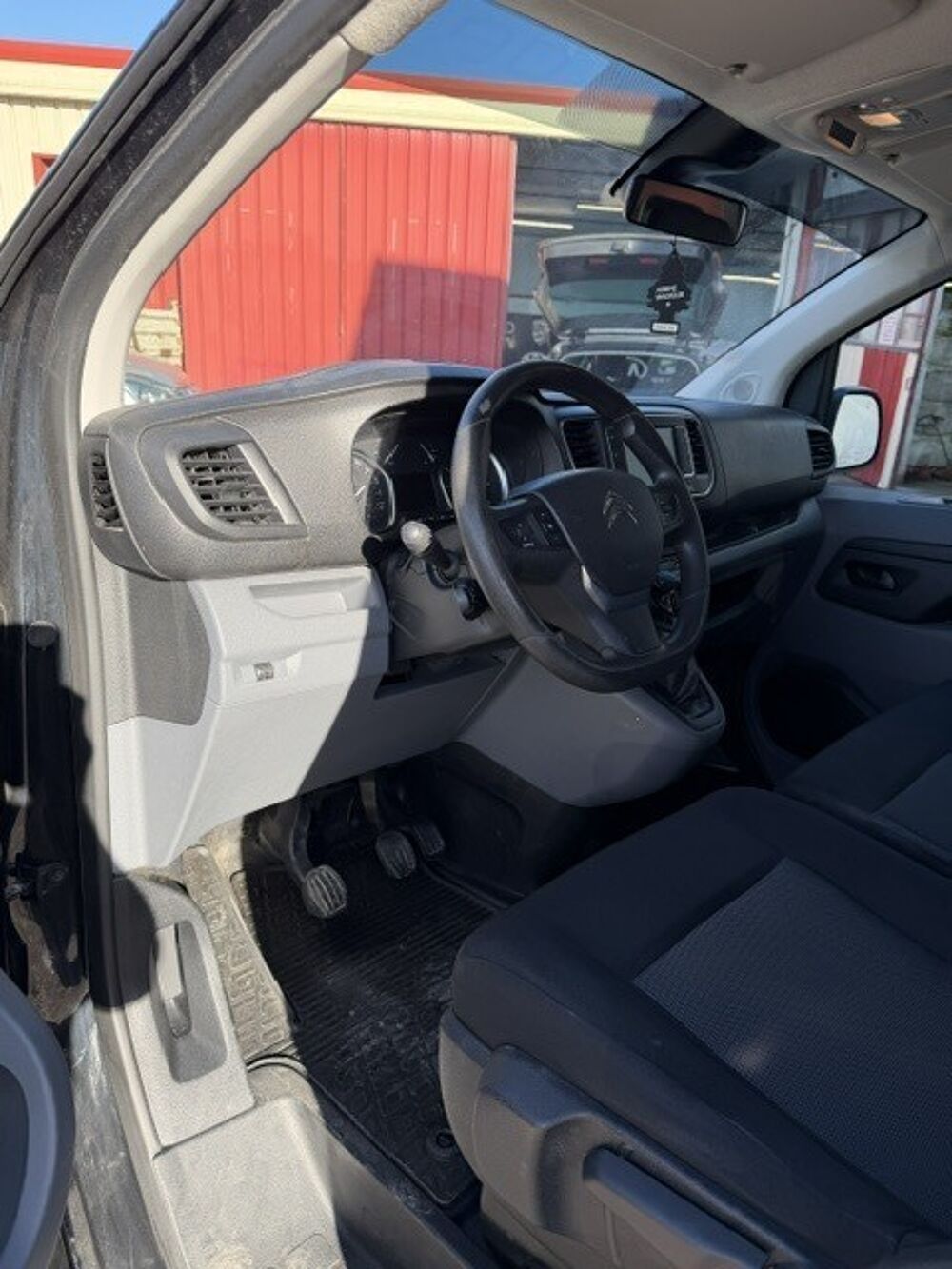 Jumpy JUMPY 1.6 hdi 95cv fourgon tole cabine 3 places attelage a 2017 occasion 39140 Bletterans