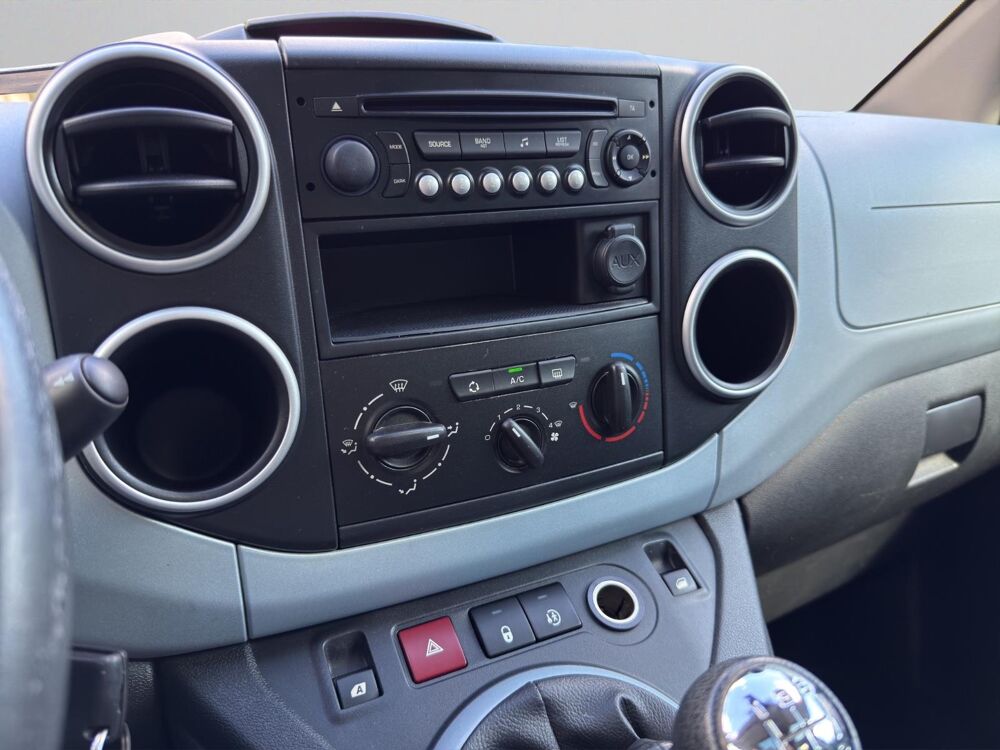Berlingo BERLINGO 1.6 hdi 115cv multispace clim toit pano 2012 occasion 39140 Bletterans