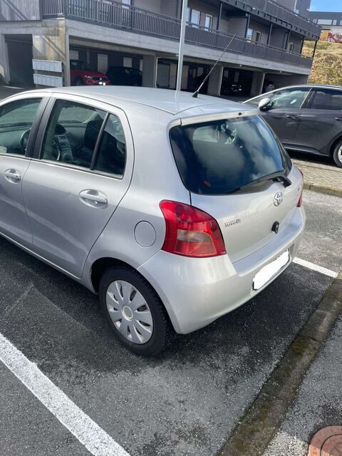 Yaris YARIS 1.3i VVT-i 16v 90cv Linea Luna distrib chaine 2008 occasion 39140 Bletterans