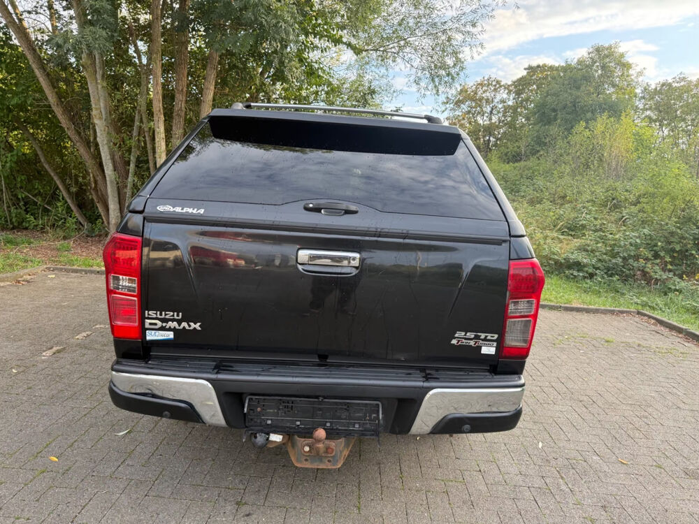 D-Max DMAX Double cabine 2.5 L D 163cv automatique camera hard top 2015 occasion 39140 Bletterans