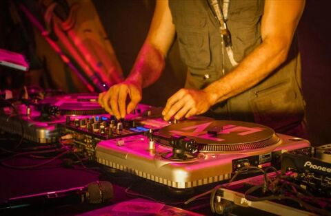 local commercial 311924 37000 Tours