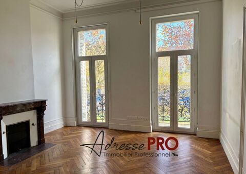 Local professionnel 2400 33000 Bordeaux