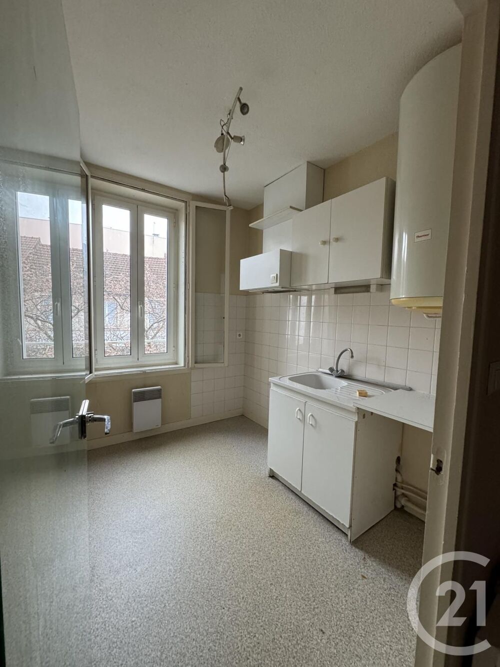 location Appartement - 2 pice(s) - 37 m Montluon (03100)