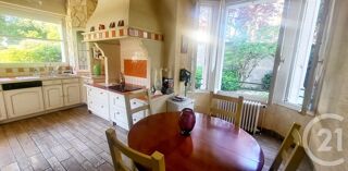  Maison  vendre 9 pices 344 m