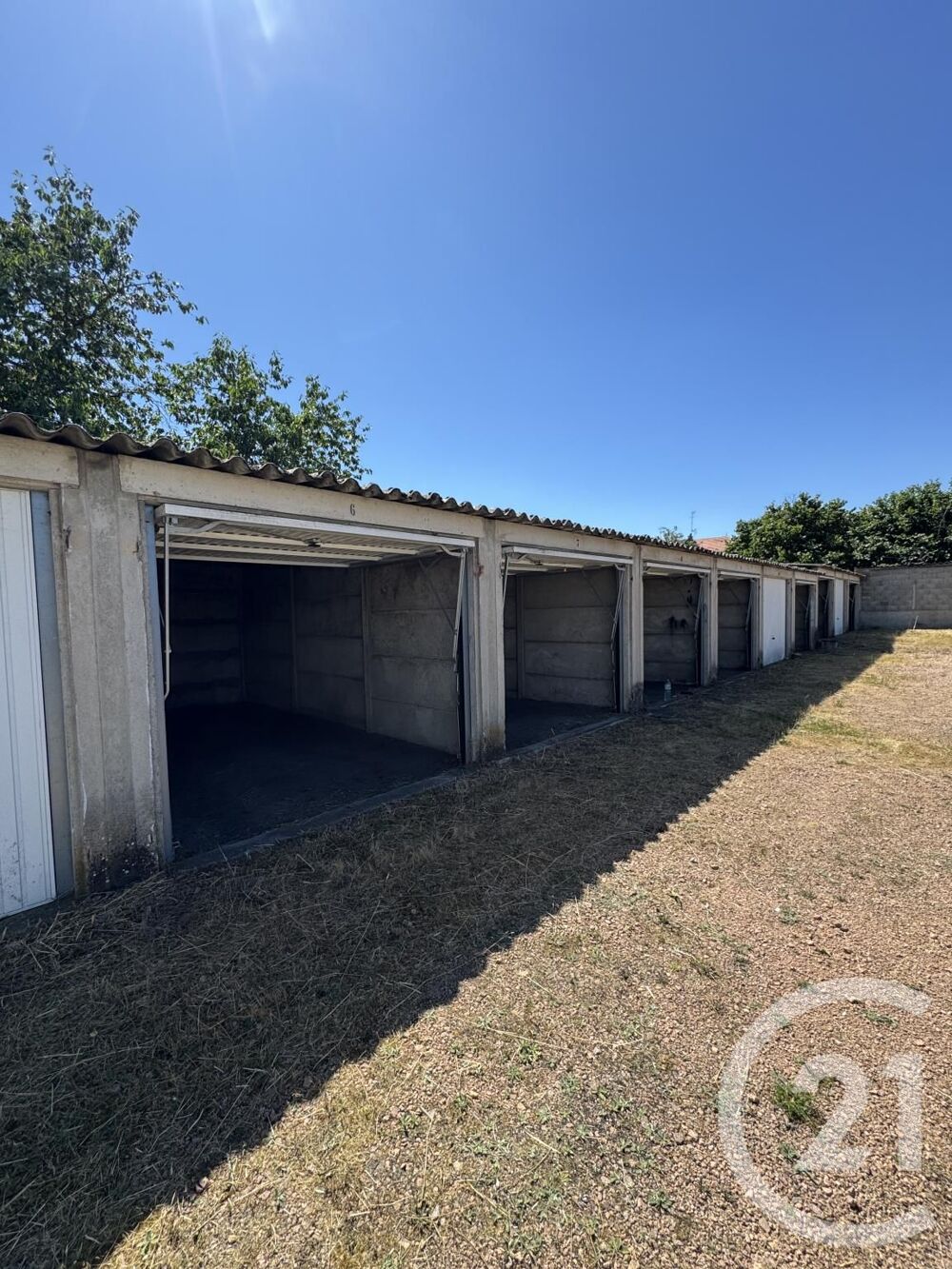 location Parking / Garage - 13 m Montluon (03100)