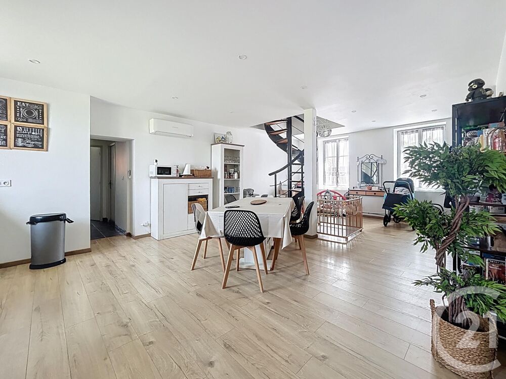 location Maison - 6 pice(s) - 200 m Saint-Grand-de-Vaux (03340)