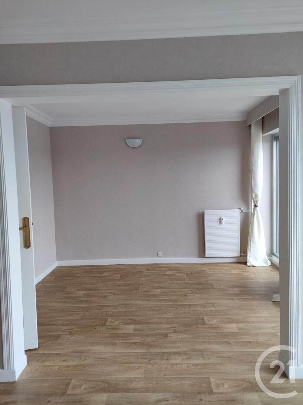 location Appartement - 3 pice(s) - 84 m Montluon (03100)