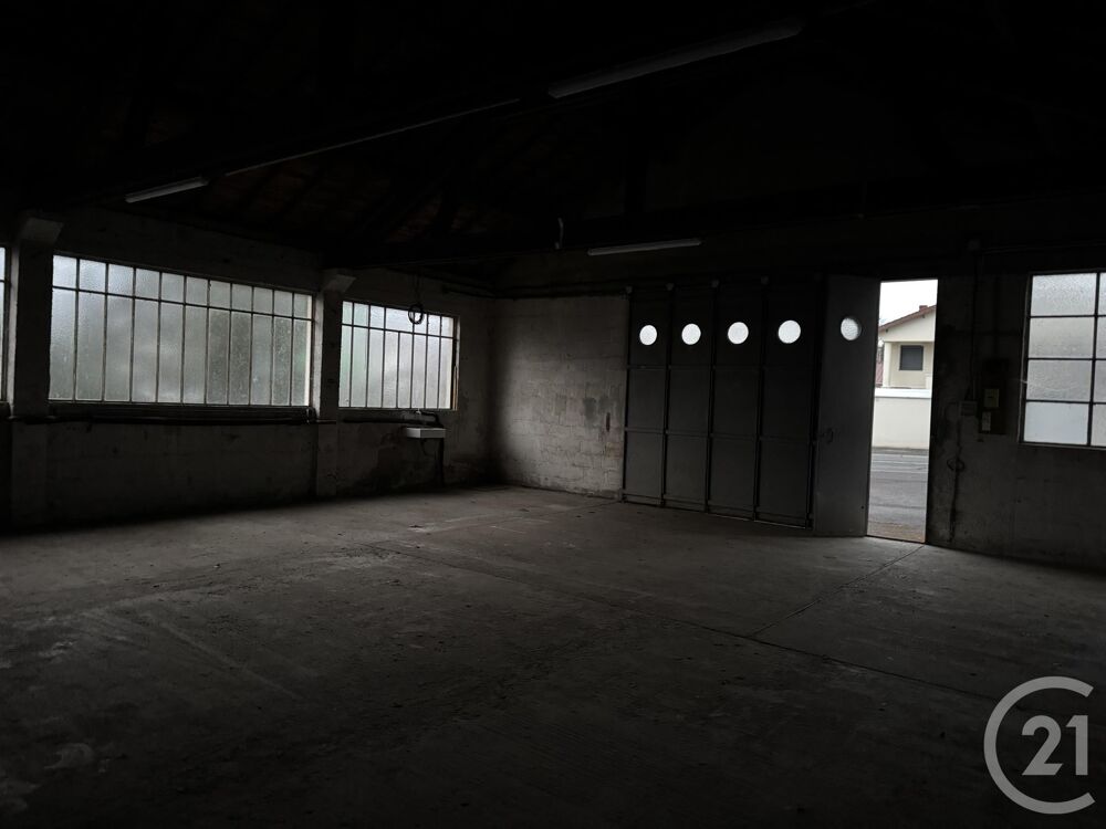 location Parking / Garage - 190 m Montluon (03100)