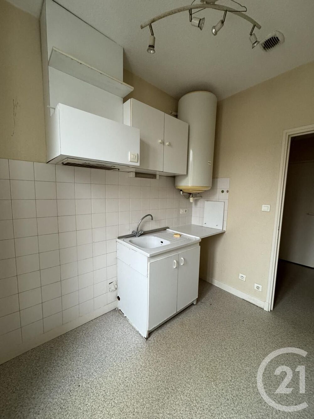 location Appartement - 2 pice(s) - 37 m Montluon (03100)
