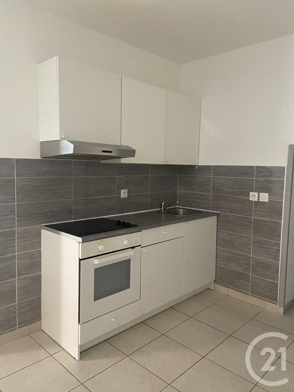 location Appartement - 3 pice(s) - 55 m Nmes (30000)