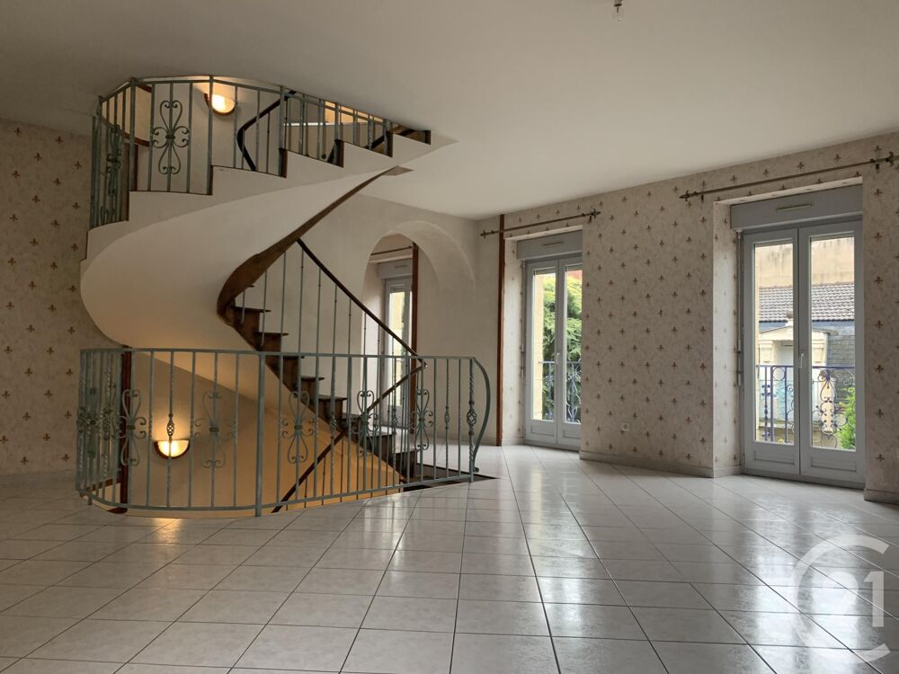 location Appartement - 6 pièce(s) - 151 m² Montluçon (03100)