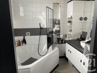  Appartement  louer 3 pices 83 m