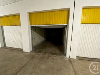  Parking / Garage  louer 18 m