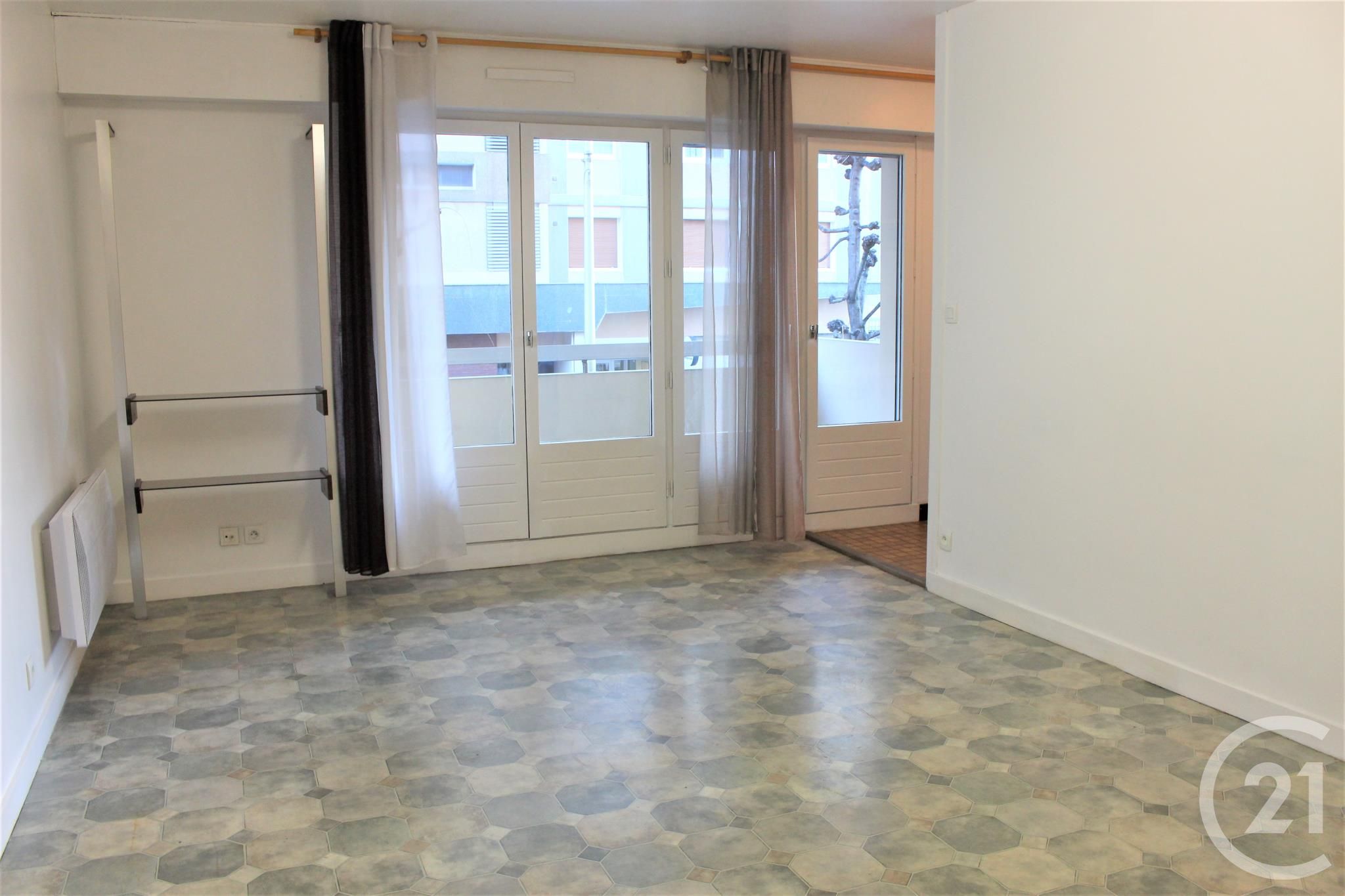 Annonce Location Appartement 1 Pi Ce De 31m2 Aix Les Bains 73100   L2ltYWdlc0JpZW4vczMvMjAyLzI4ODQvYzIxXzIwMl8yODg0XzEzNjkwXzFfNjZCQTc3N0UtNzEzOC00OTkzLTg1OTAtNzYzNTgzODc1ODQwLmpwZz8yMDIzMTEwNzAyNTgzMg Rct