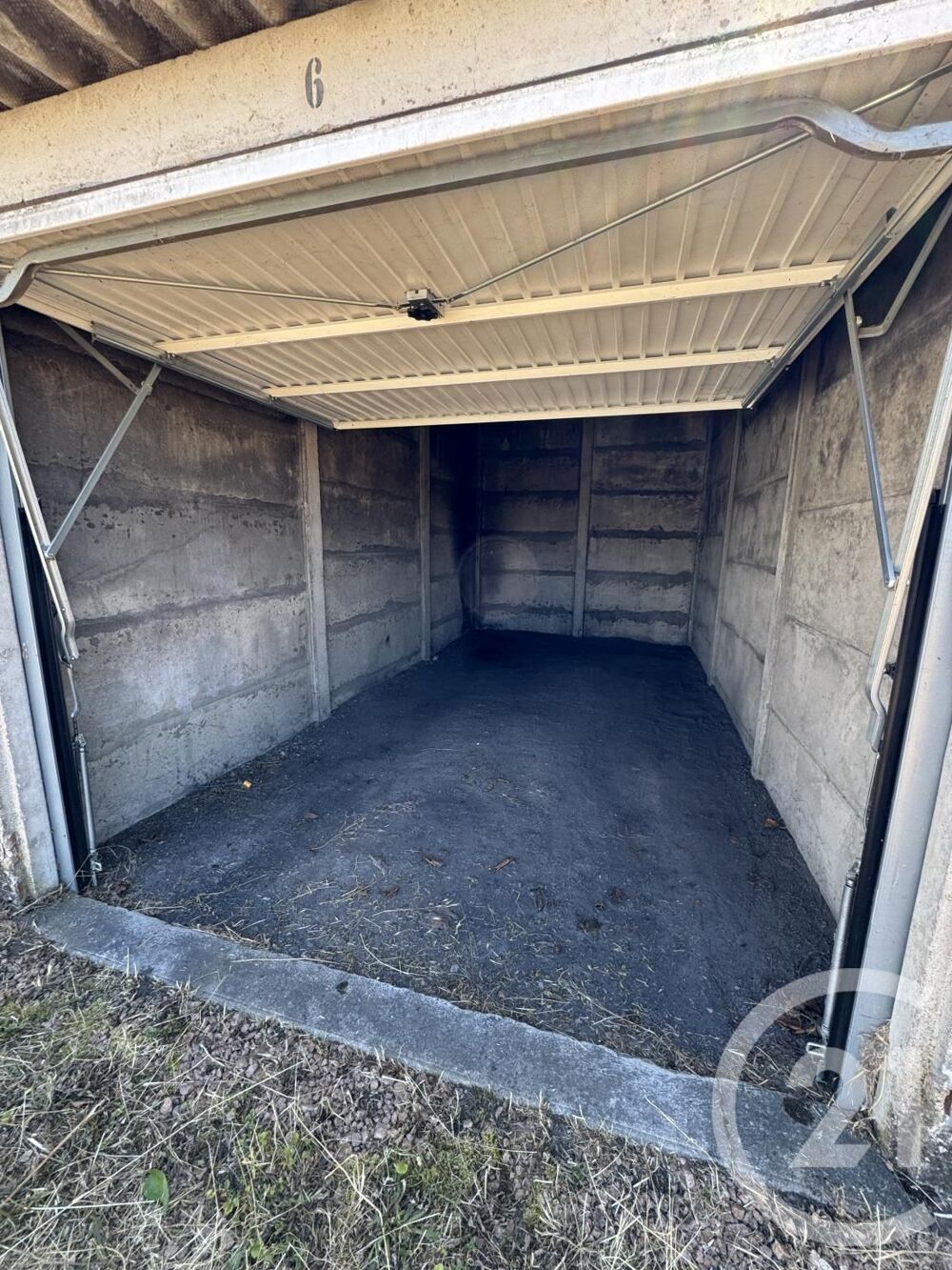location Parking / Garage - 13 m Montluon (03100)