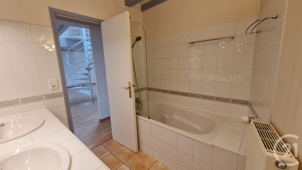 location Appartement - 4 pice(s) - 103 m Montluon (03100)