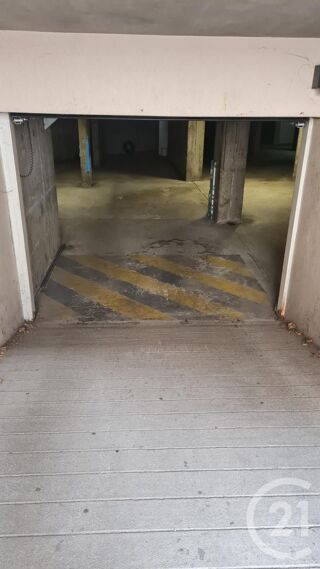  Parking / Garage  louer 15 m