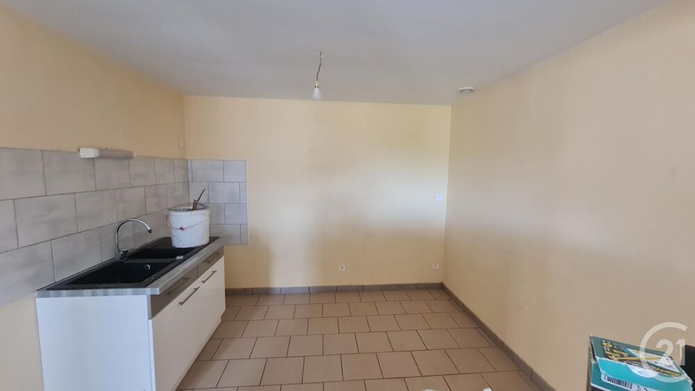 location Maison - 4 pice(s) - 91 m Dsertines (03630)